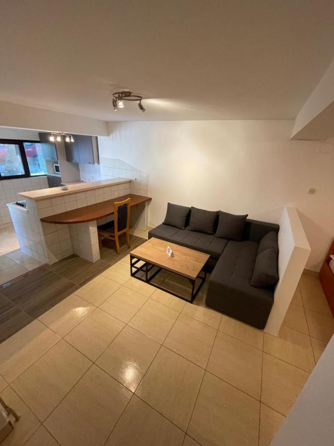 Apartment Victoria Стара Башка Екстер'єр фото